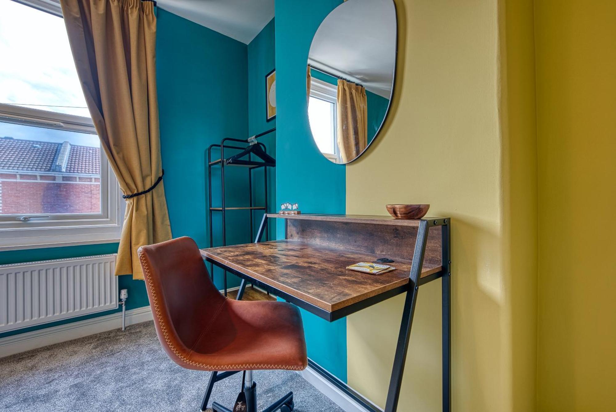 2 Bedrooms Modern, Stunning & Stylish Contractor House, Prime Portsmouth Location With Free Parking Permit, Summer Special Offer!! - By Blue Puffin Stays ภายนอก รูปภาพ