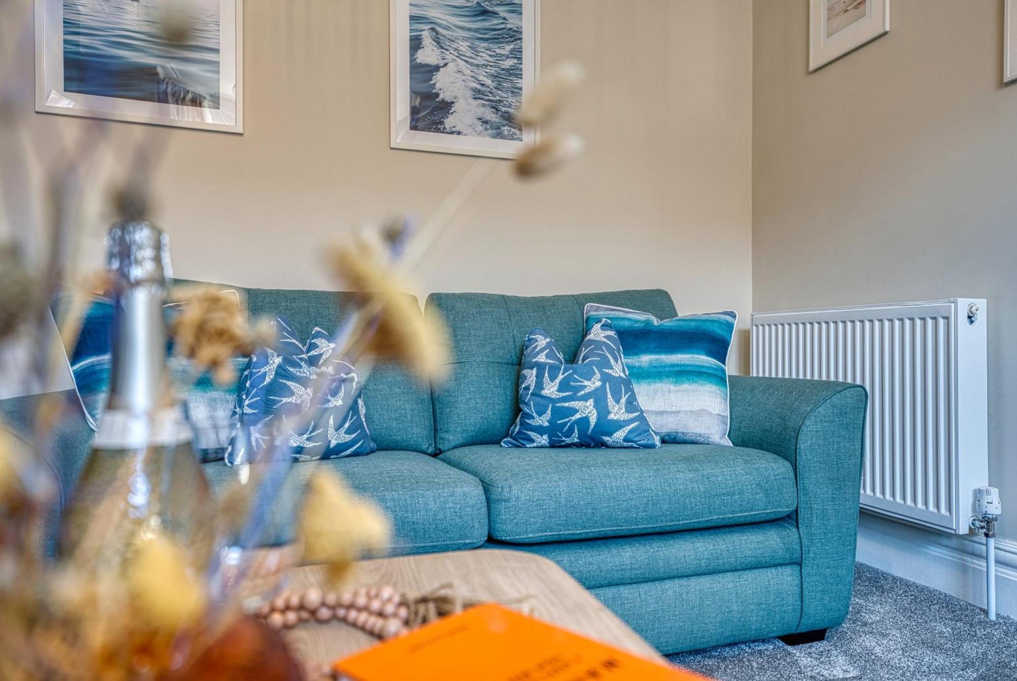 2 Bedrooms Modern, Stunning & Stylish Contractor House, Prime Portsmouth Location With Free Parking Permit, Summer Special Offer!! - By Blue Puffin Stays ภายนอก รูปภาพ