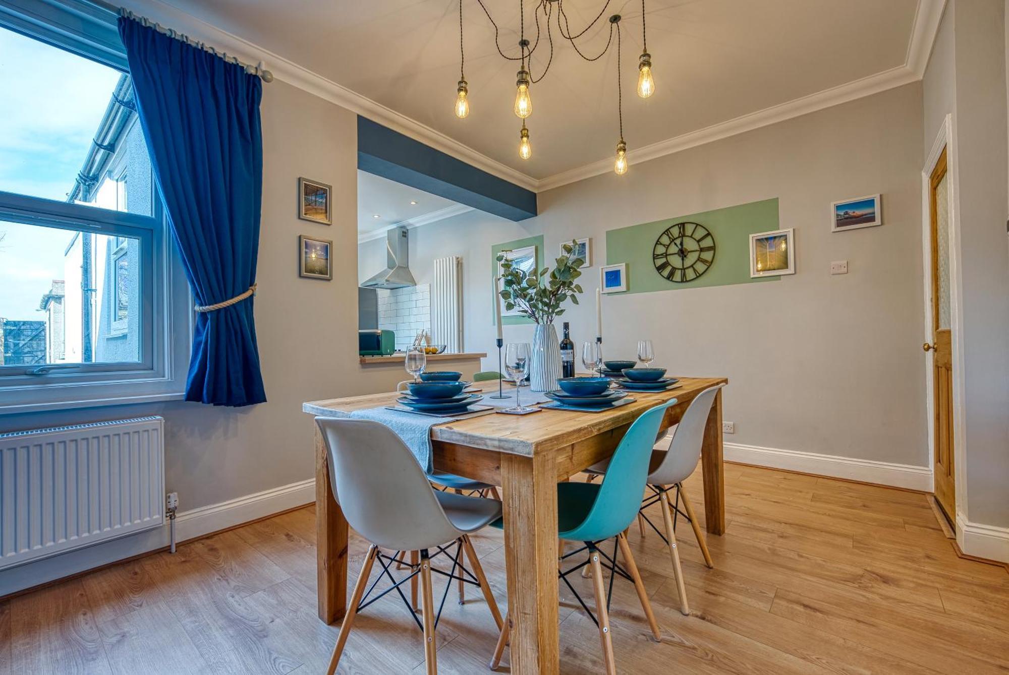 2 Bedrooms Modern, Stunning & Stylish Contractor House, Prime Portsmouth Location With Free Parking Permit, Summer Special Offer!! - By Blue Puffin Stays ภายนอก รูปภาพ