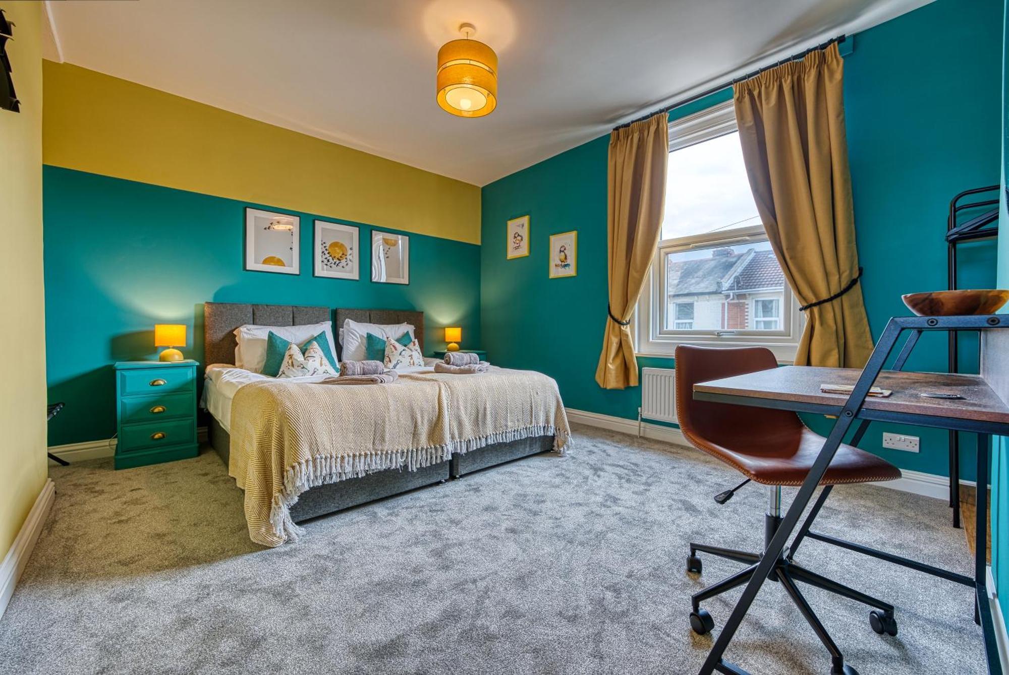 2 Bedrooms Modern, Stunning & Stylish Contractor House, Prime Portsmouth Location With Free Parking Permit, Summer Special Offer!! - By Blue Puffin Stays ภายนอก รูปภาพ