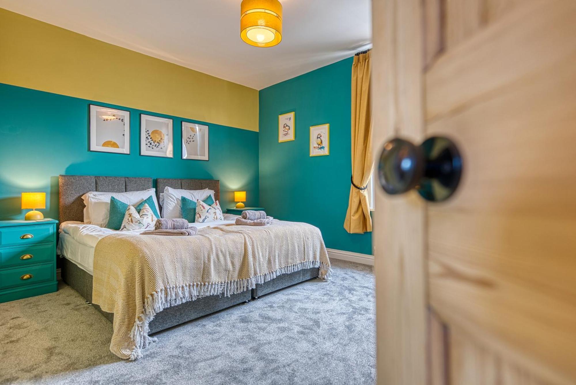 2 Bedrooms Modern, Stunning & Stylish Contractor House, Prime Portsmouth Location With Free Parking Permit, Summer Special Offer!! - By Blue Puffin Stays ภายนอก รูปภาพ
