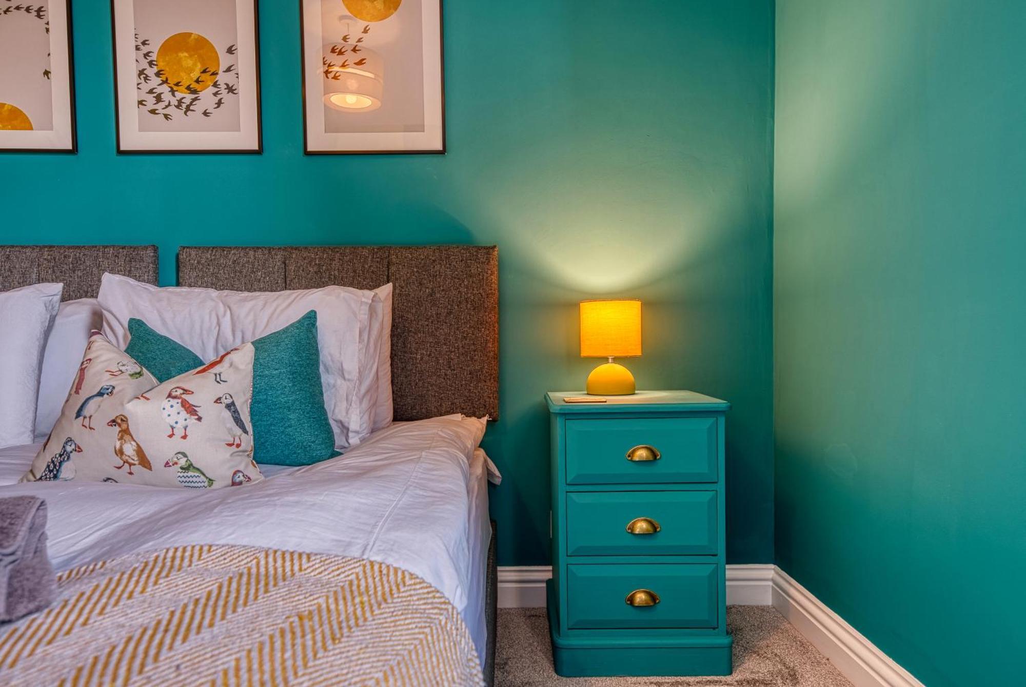 2 Bedrooms Modern, Stunning & Stylish Contractor House, Prime Portsmouth Location With Free Parking Permit, Summer Special Offer!! - By Blue Puffin Stays ภายนอก รูปภาพ