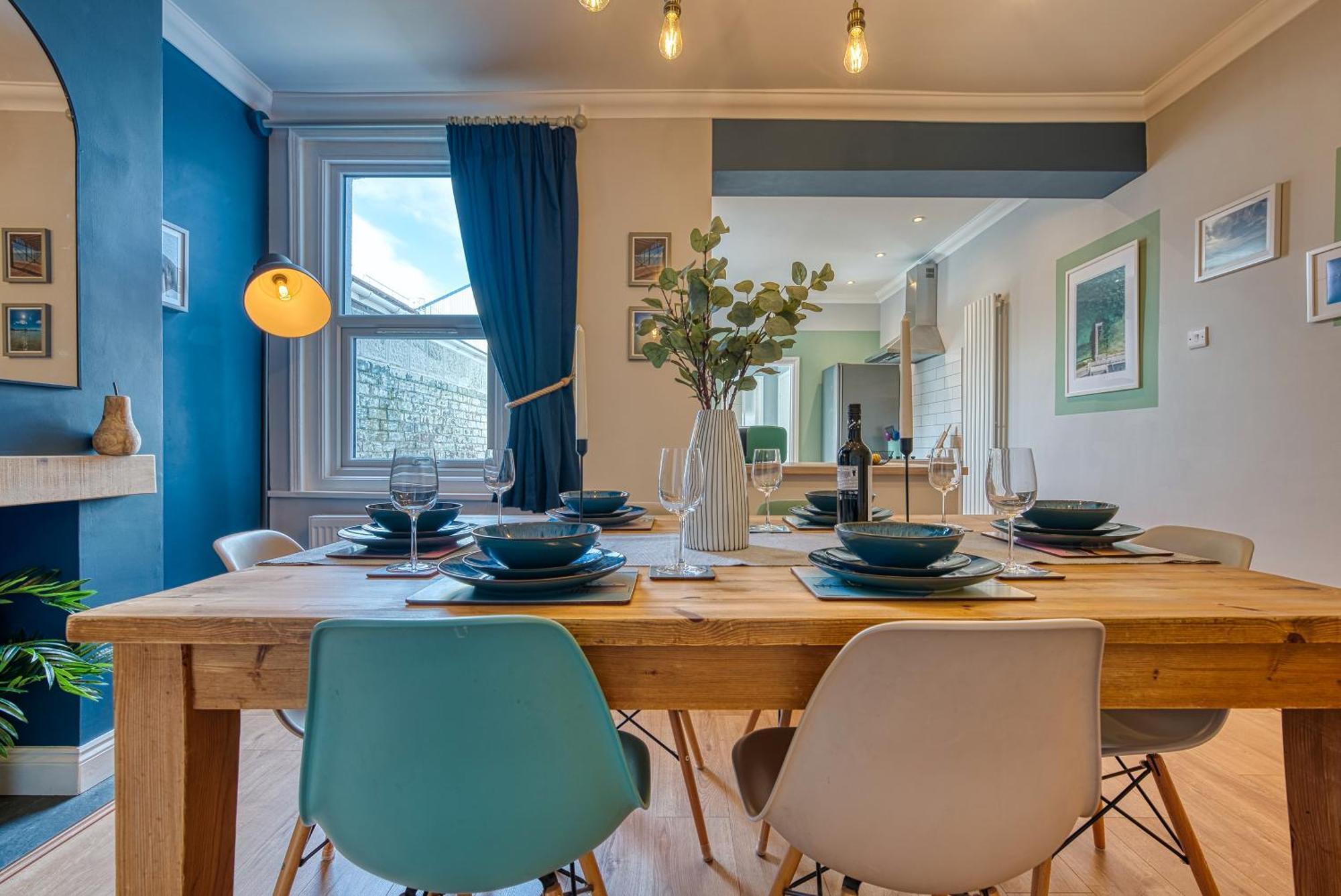 2 Bedrooms Modern, Stunning & Stylish Contractor House, Prime Portsmouth Location With Free Parking Permit, Summer Special Offer!! - By Blue Puffin Stays ภายนอก รูปภาพ