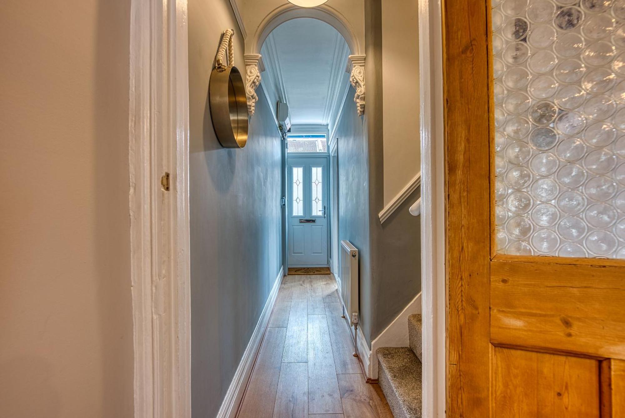 2 Bedrooms Modern, Stunning & Stylish Contractor House, Prime Portsmouth Location With Free Parking Permit, Summer Special Offer!! - By Blue Puffin Stays ภายนอก รูปภาพ