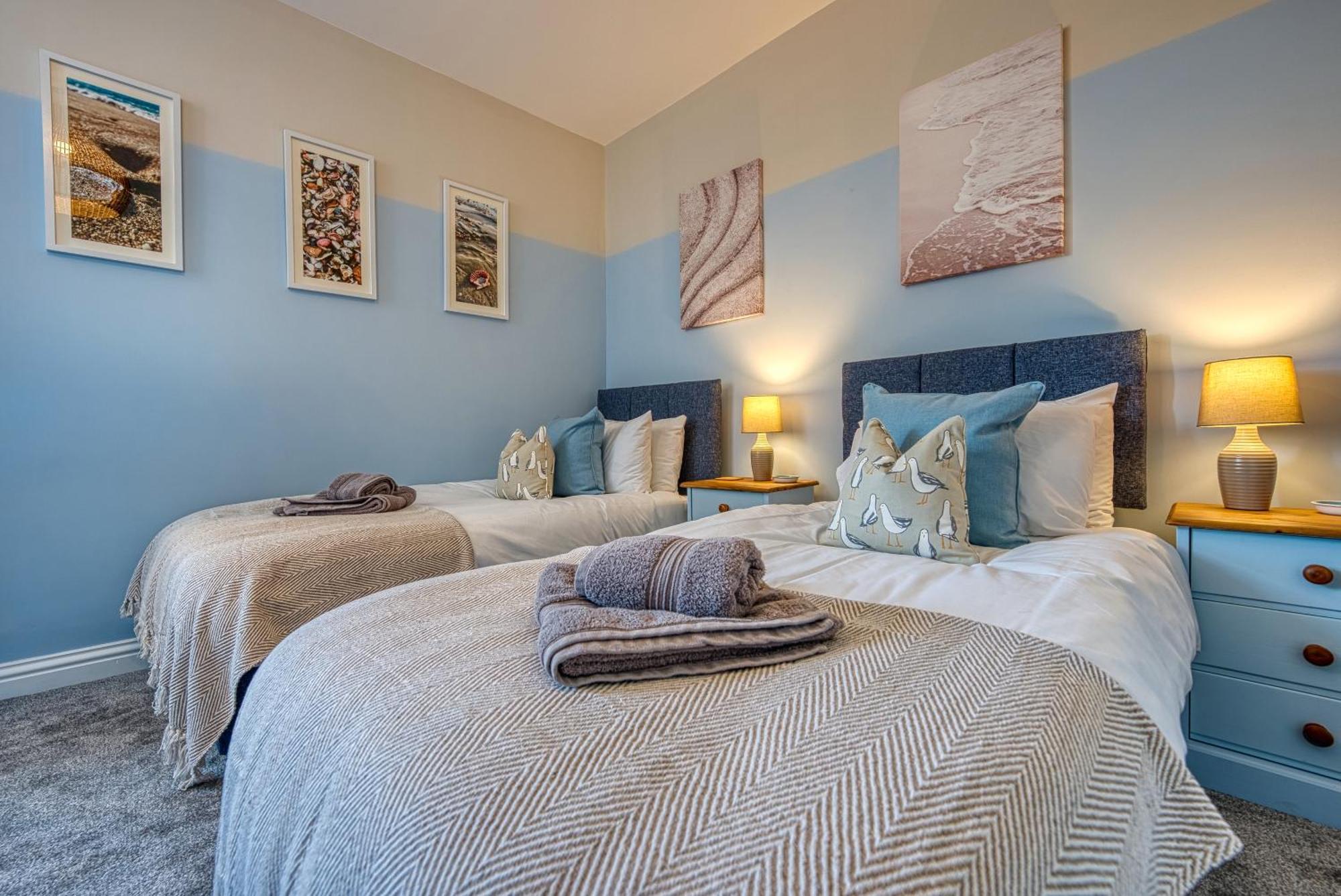 2 Bedrooms Modern, Stunning & Stylish Contractor House, Prime Portsmouth Location With Free Parking Permit, Summer Special Offer!! - By Blue Puffin Stays ภายนอก รูปภาพ