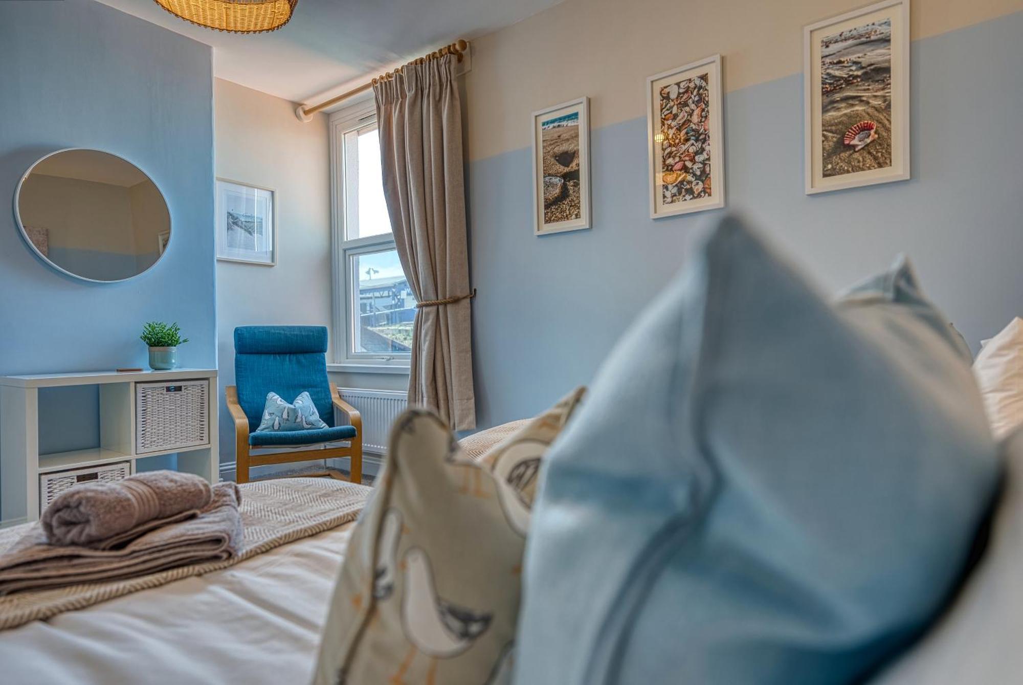 2 Bedrooms Modern, Stunning & Stylish Contractor House, Prime Portsmouth Location With Free Parking Permit, Summer Special Offer!! - By Blue Puffin Stays ภายนอก รูปภาพ